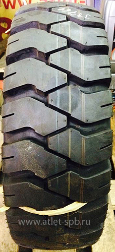 deestone 28x9-15